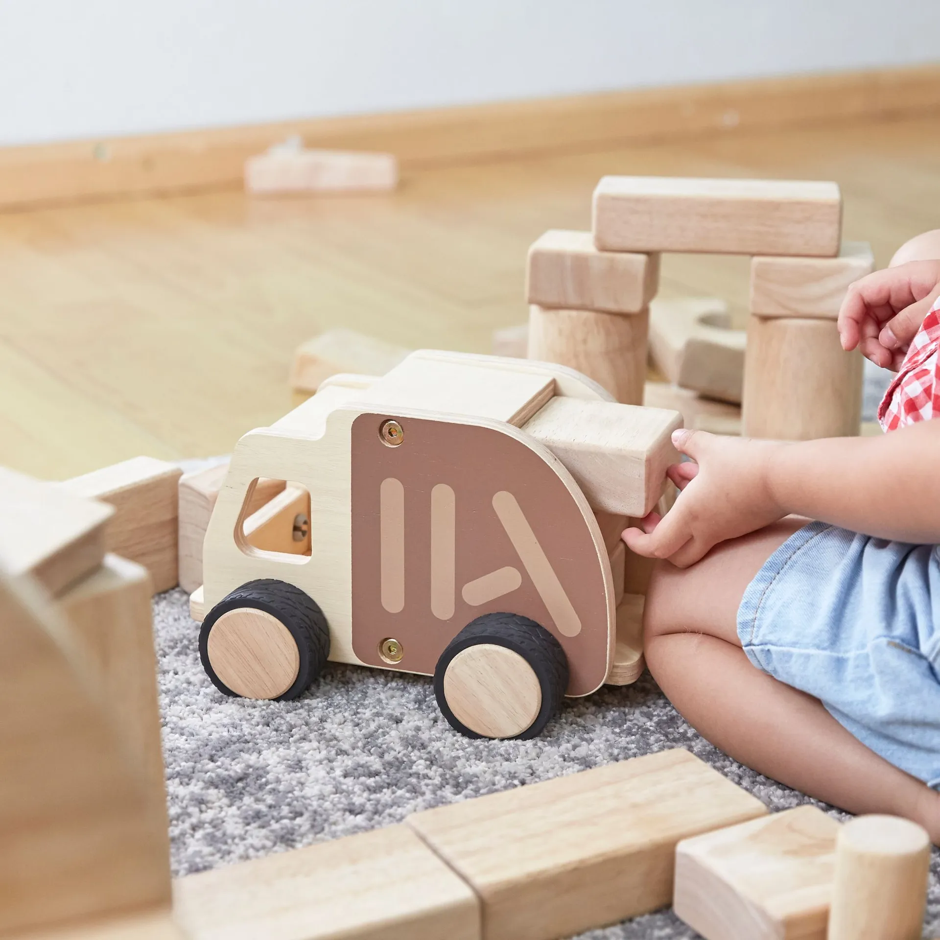 Müllwagen aus Holz